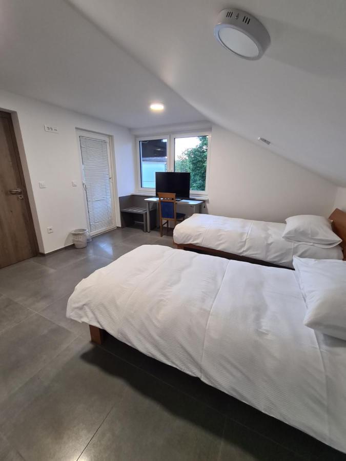 Hotel Gostisce Pri Rudiju Salovci Esterno foto
